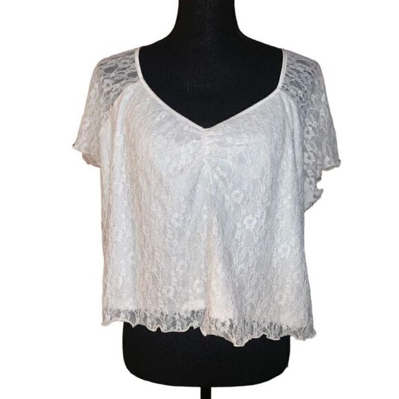 Abound Lace Crop Top - Picture 1 of 7